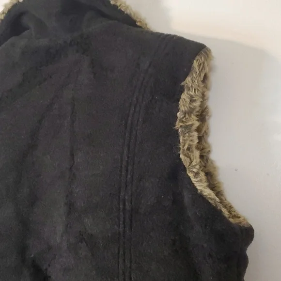 Fjall Wool Blend Faux Fur Vest Womens Size Med Reversible Fuzzy Qarm - Picture 8 of 10
